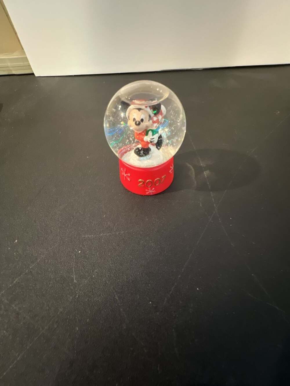 Disney Mickey Mouse 2007 Christmas Holiday Snow Globe